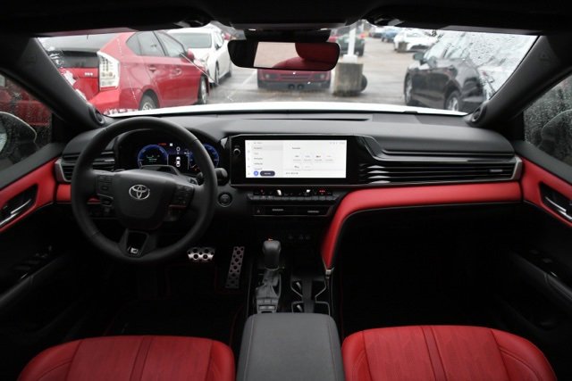 Used 2025 Toyota Camry XSE image 9