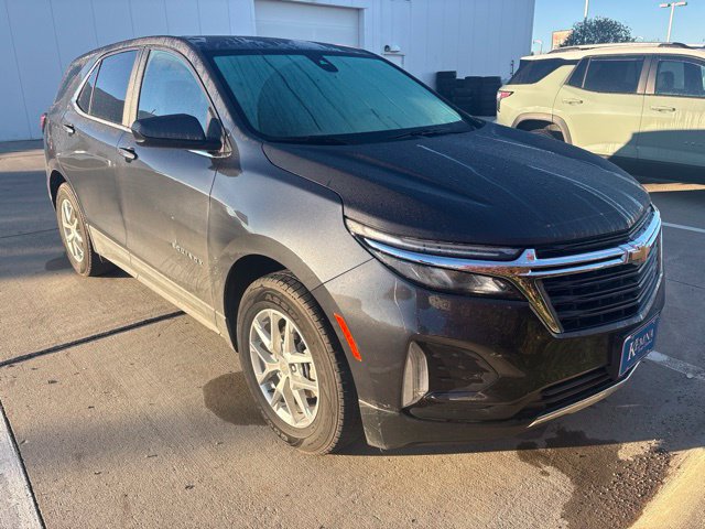Used 2022 Chevrolet Equinox LT AWD/4WD image 1
