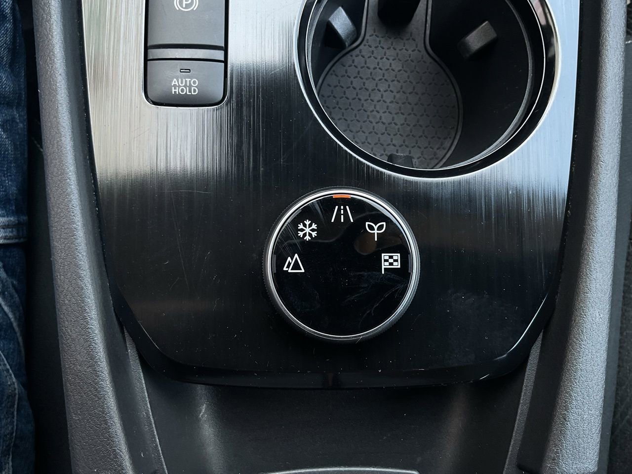 Used 2025 Nissan Rogue SV AWD/4WD image 23