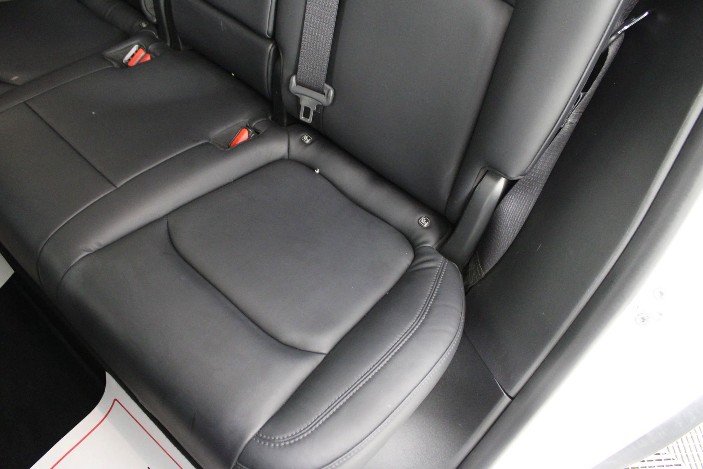 Used 2020 Tesla Model Y Long Range image 37