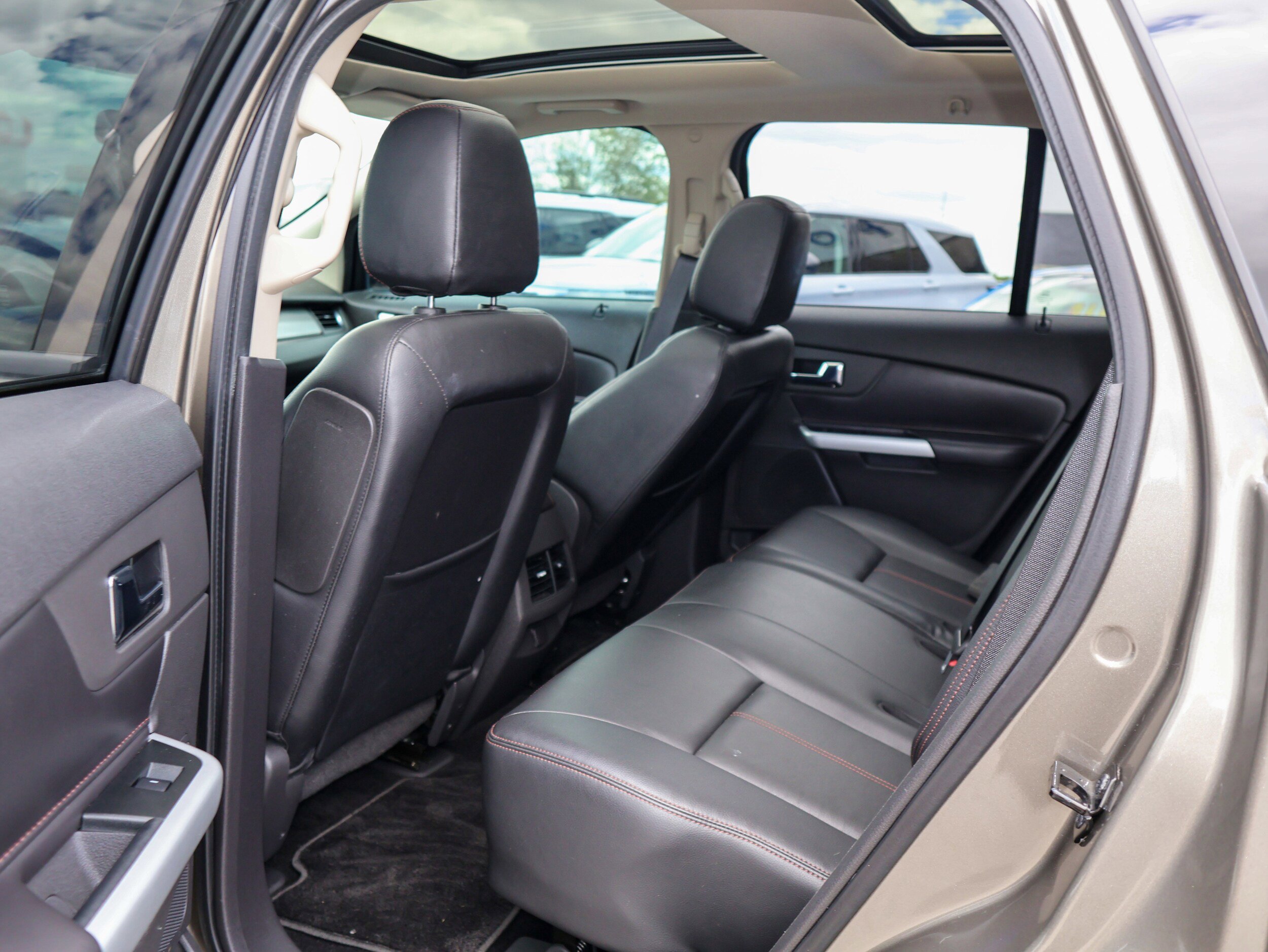 Used 2013 Ford Edge SEL AWD/4WD image 16