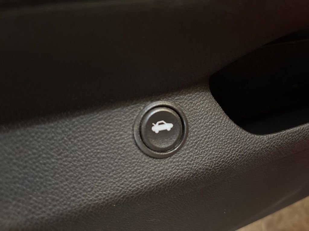 Used 2012 Chevrolet Camaro LT image 21