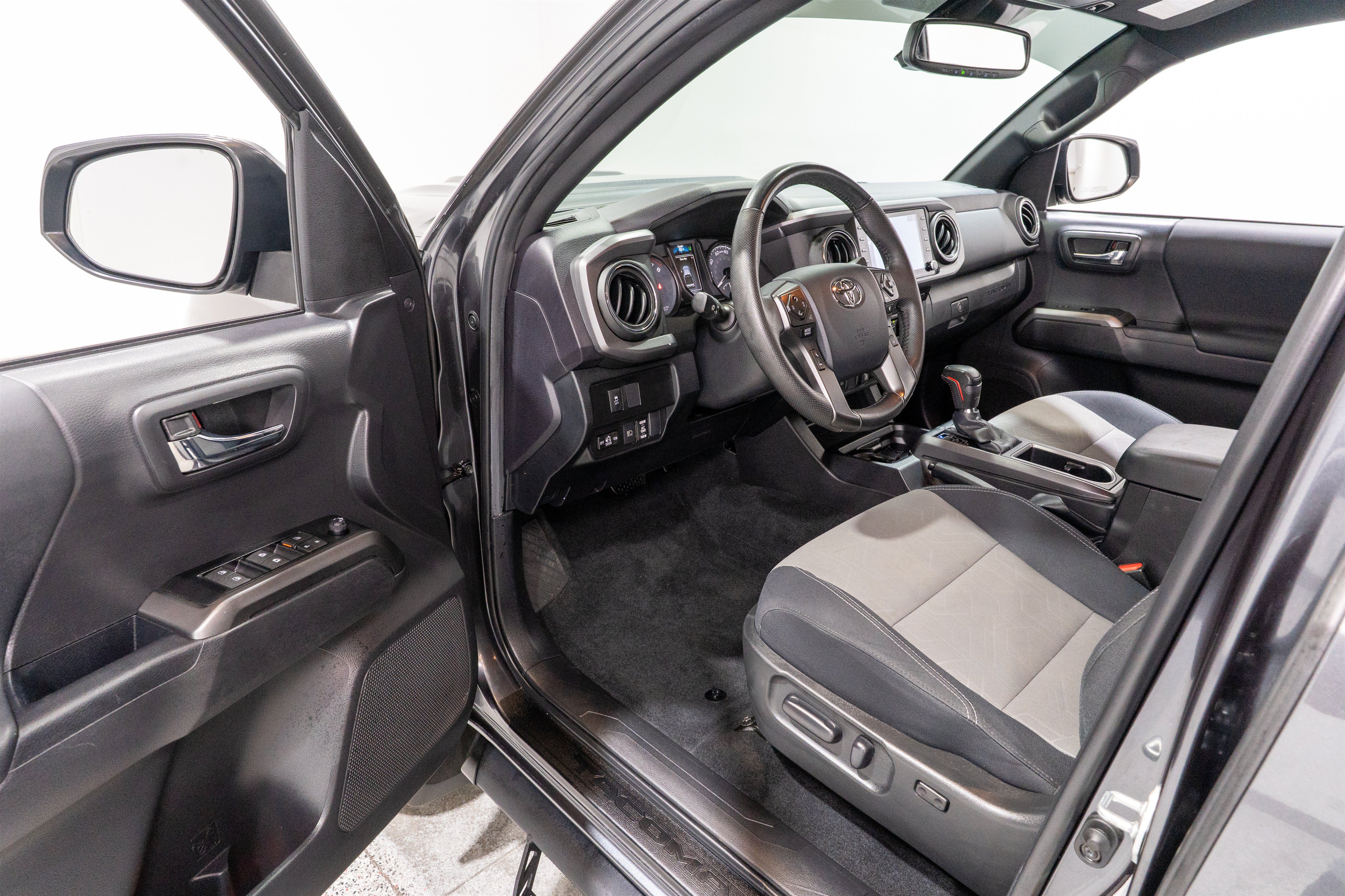 Used 2023 Toyota Tacoma TRD Sport AWD/4WD image 14