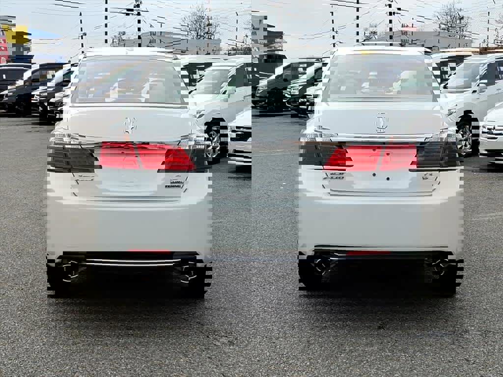 Used 2015 Honda Accord Touring image 4