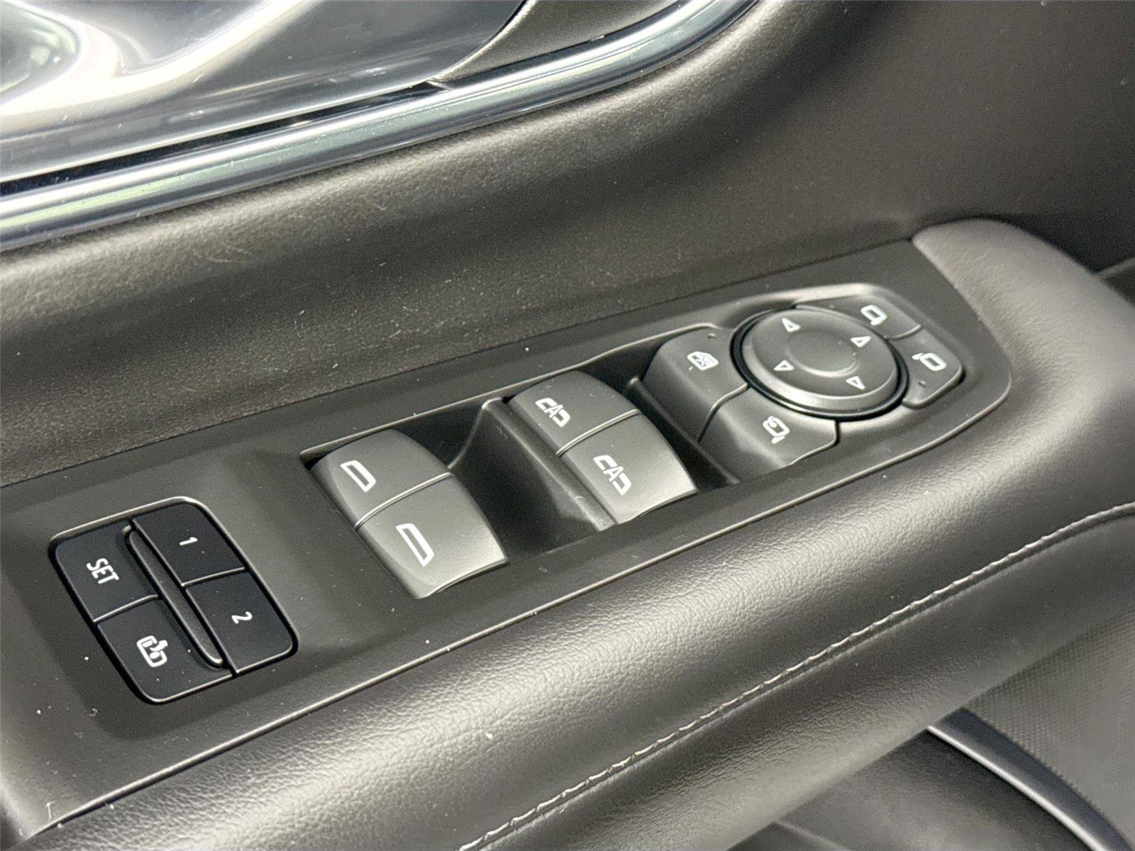 Used 2022 Chevrolet Tahoe LT w/ Luxury Package RWD image 26
