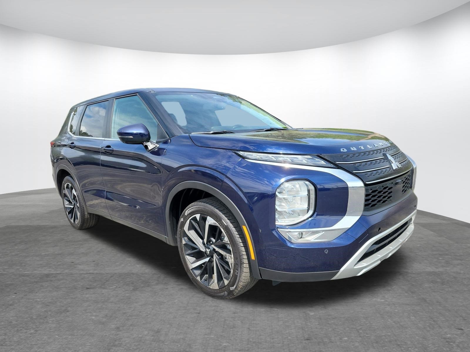 Used 2024 Mitsubishi Outlander SE image 20