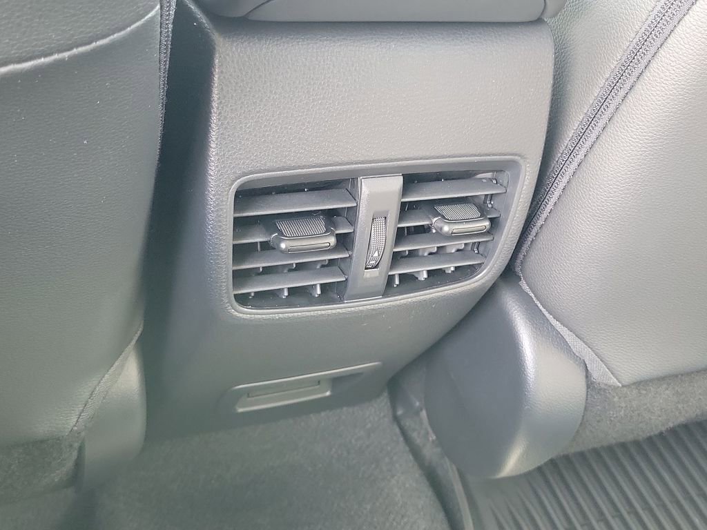 Used 2024 Toyota Corolla Cross XLE w/ Convenience Package FWD image 21