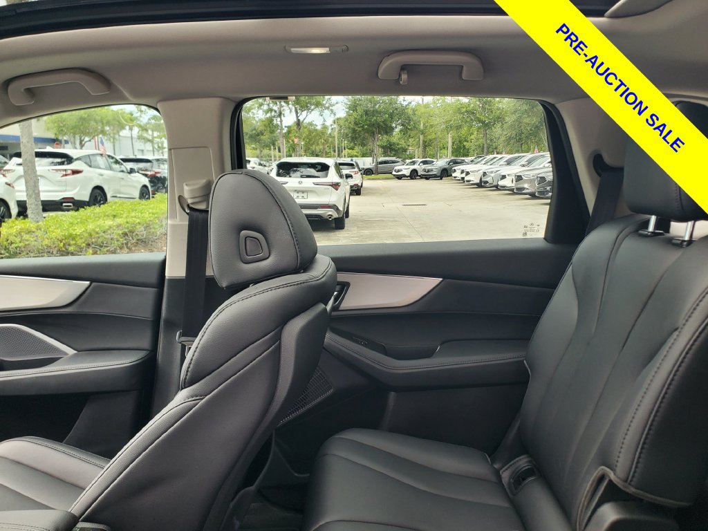Used 2025 Acura MDX FWD image 12