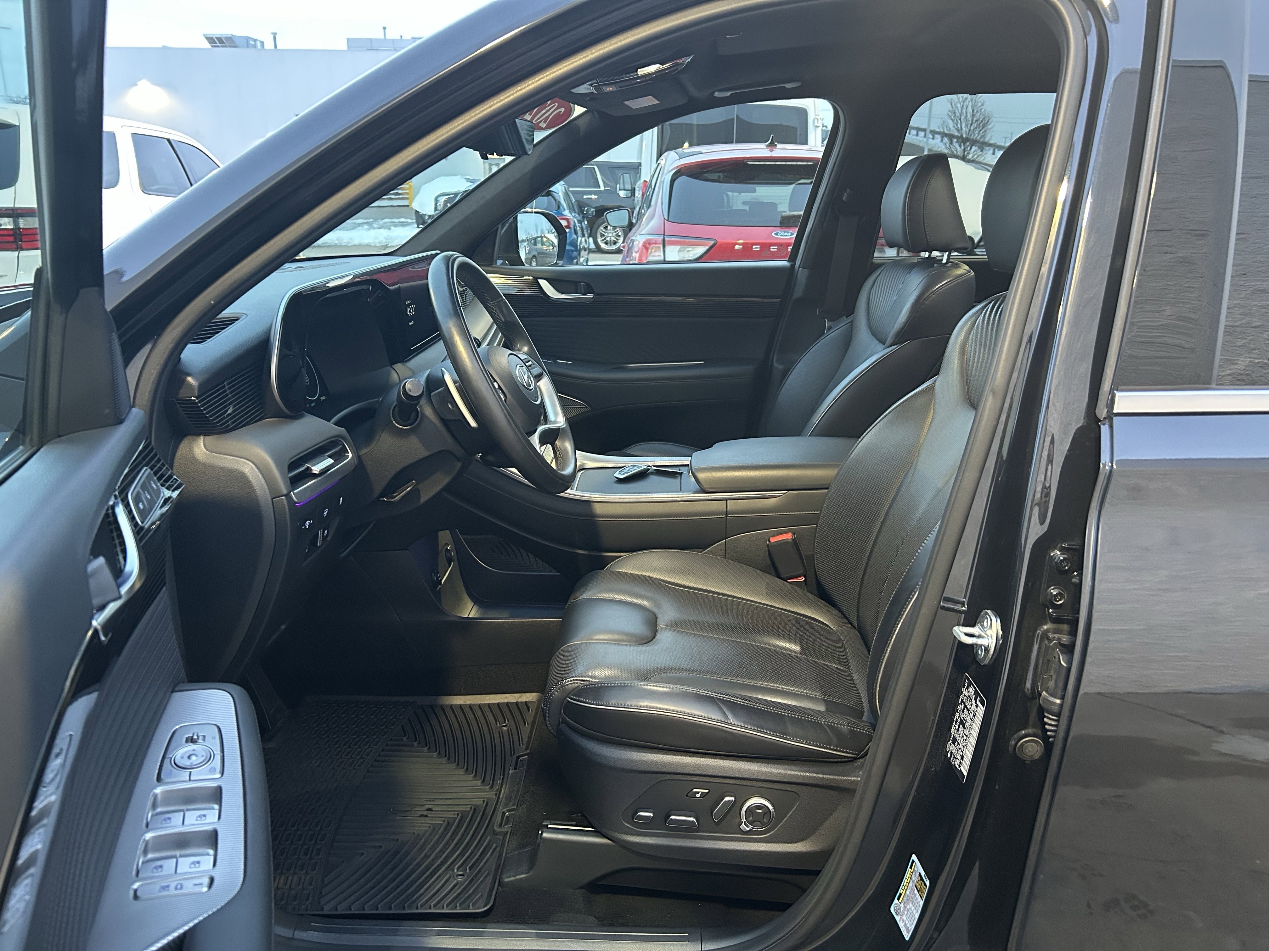 Used 2023 Hyundai Palisade Calligraphy image 13