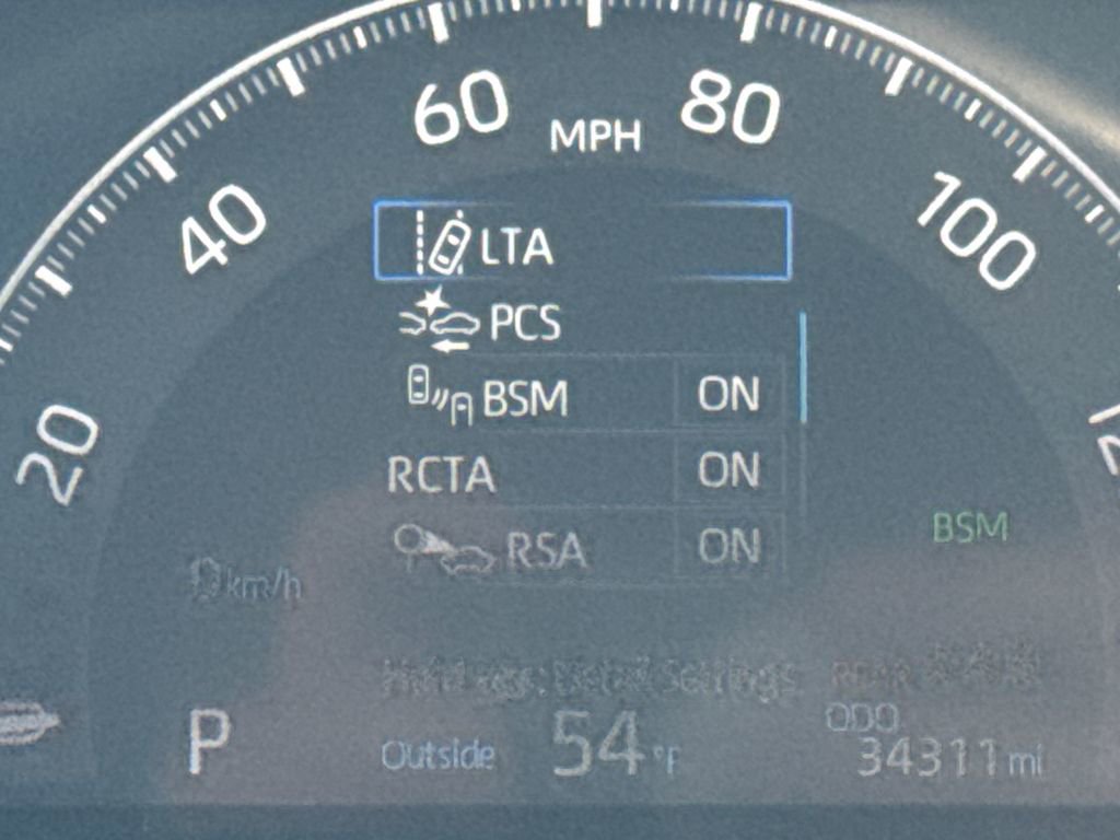 Used 2024 Toyota RAV4 XLE AWD/4WD image 18