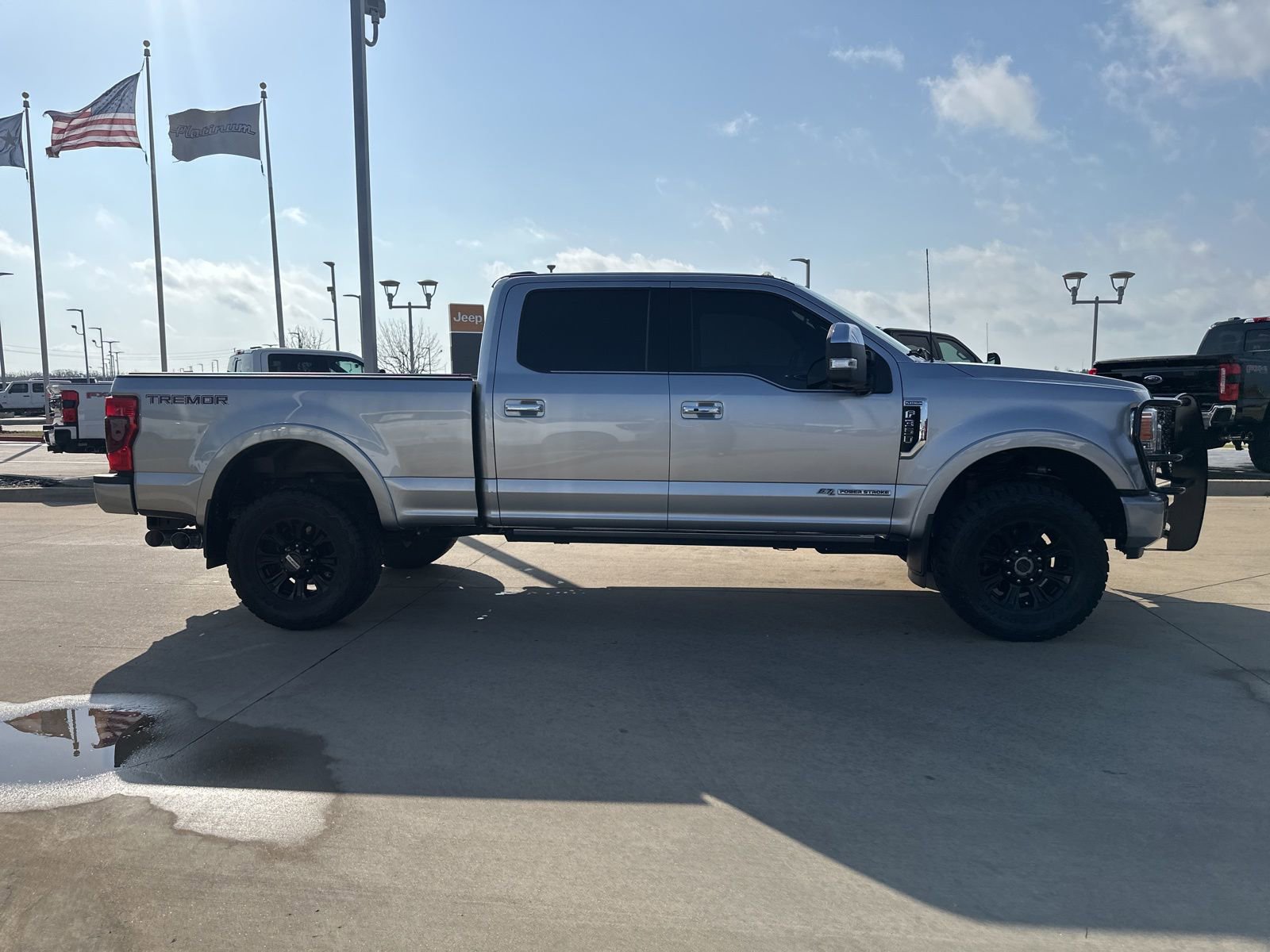 Used 2021 Ford F350 Platinum w/ Tremor Off-Road Package image 8