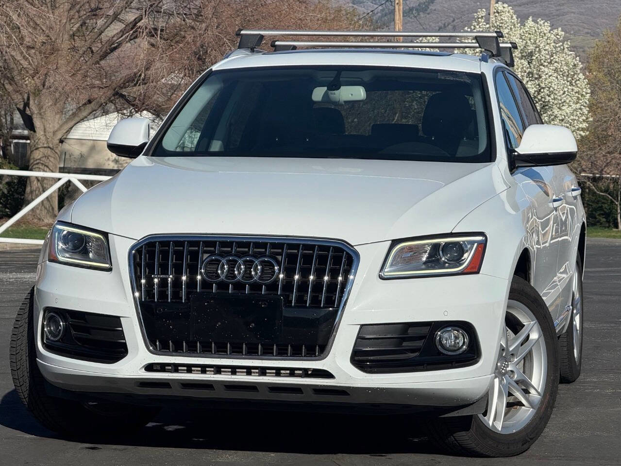 Used 2017 Audi Q5 2.0T Premium Plus w/ Technology Package AWD/4WD image 1