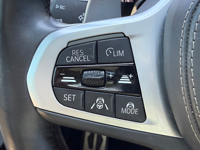 Used 2022 BMW X7 xDrive40i w/ M Sport Package AWD/4WD image 20