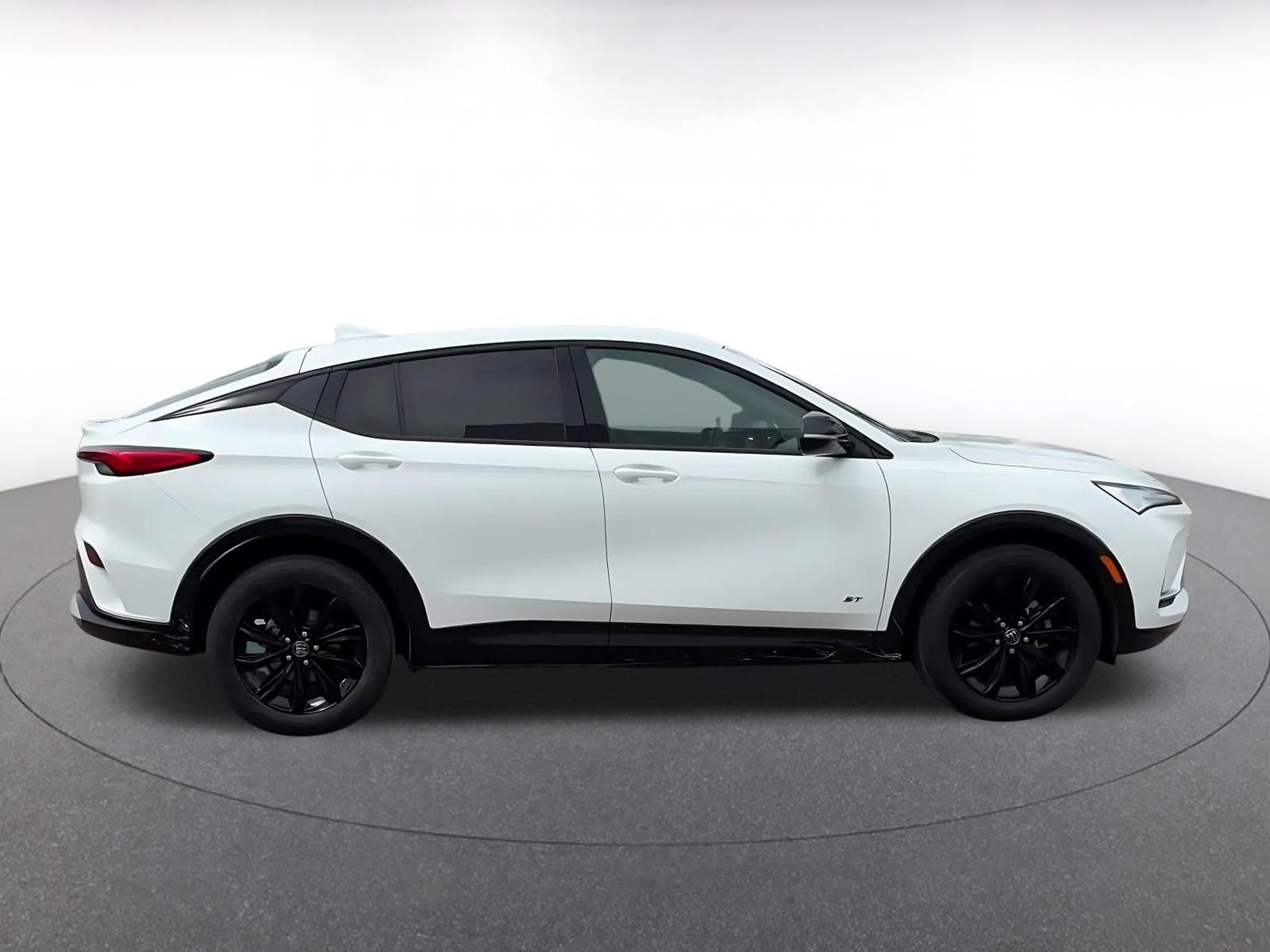 Used 2025 Buick Envista Sport Touring image 16