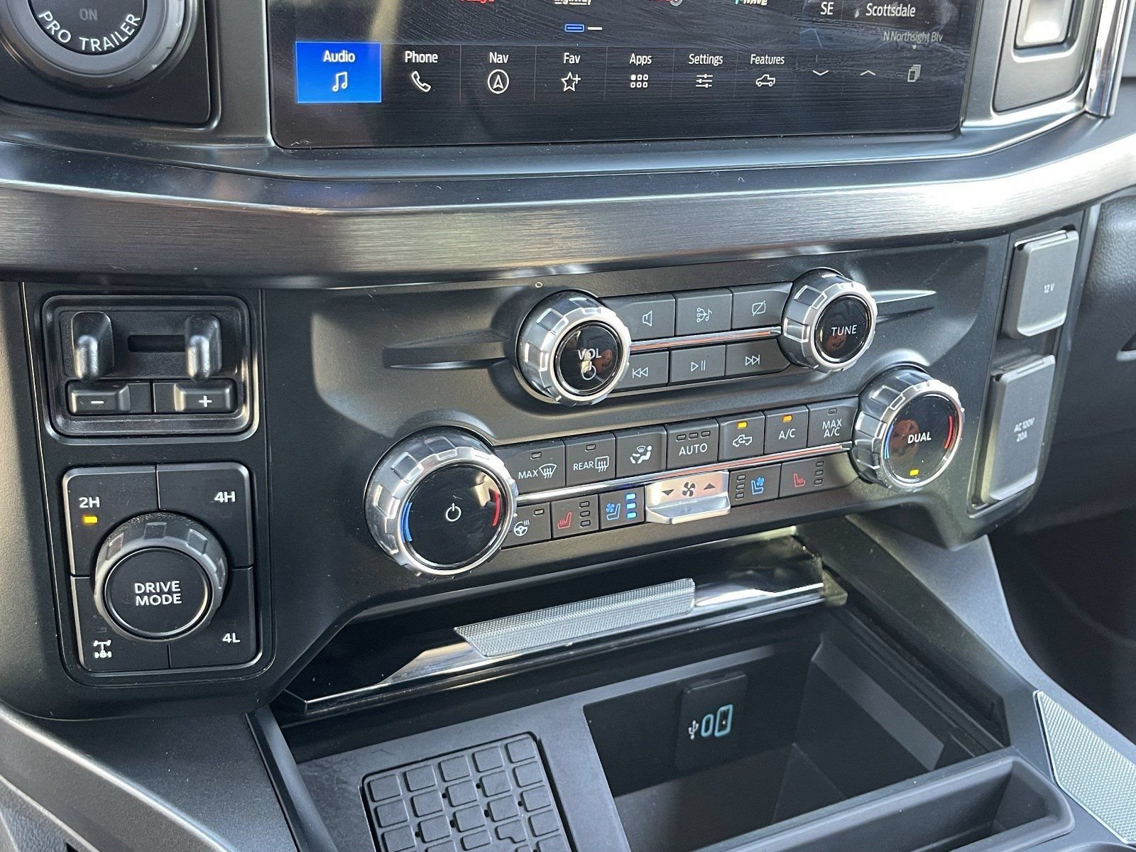 Used 2023 Ford F250 Lariat w/ Lariat Ultimate Package AWD/4WD image 28