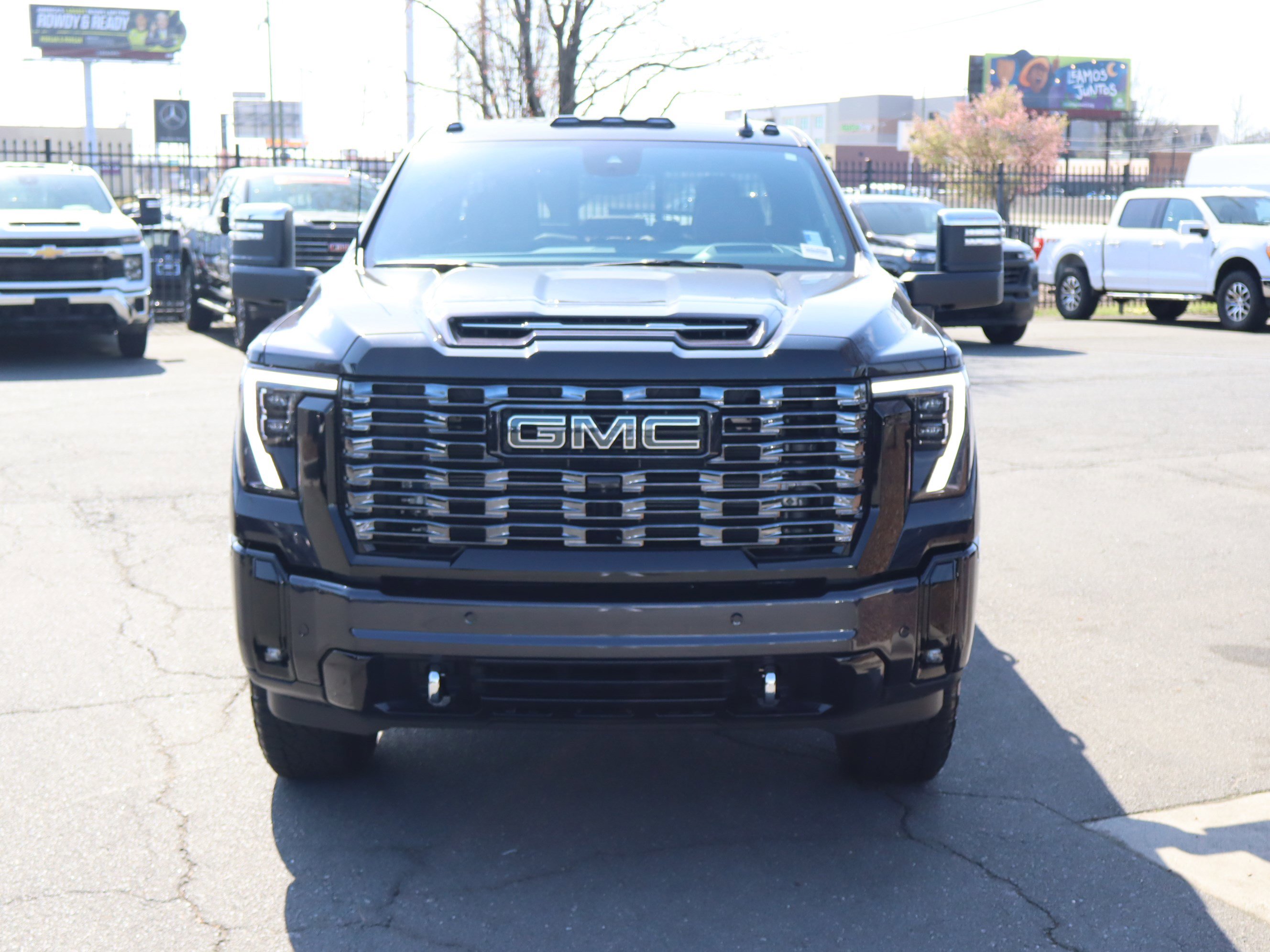 Used 2025 GMC Sierra 2500 Denali Ultimate w/ Max Trailering Package image 3