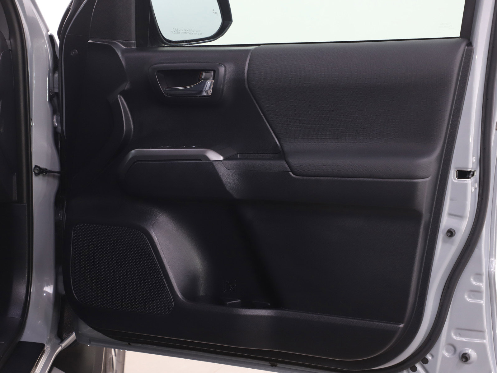 Used 2019 Toyota Tacoma TRD Sport w/ Technology Package image 12