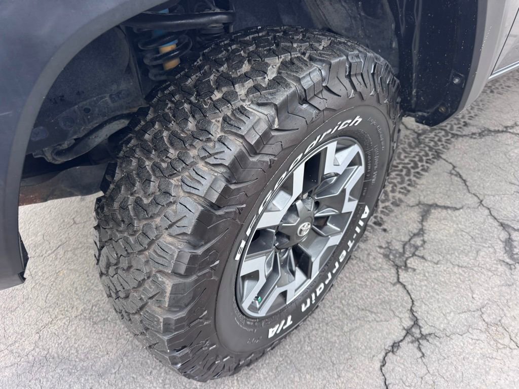 Used 2019 Toyota Tacoma TRD Off-Road image 14
