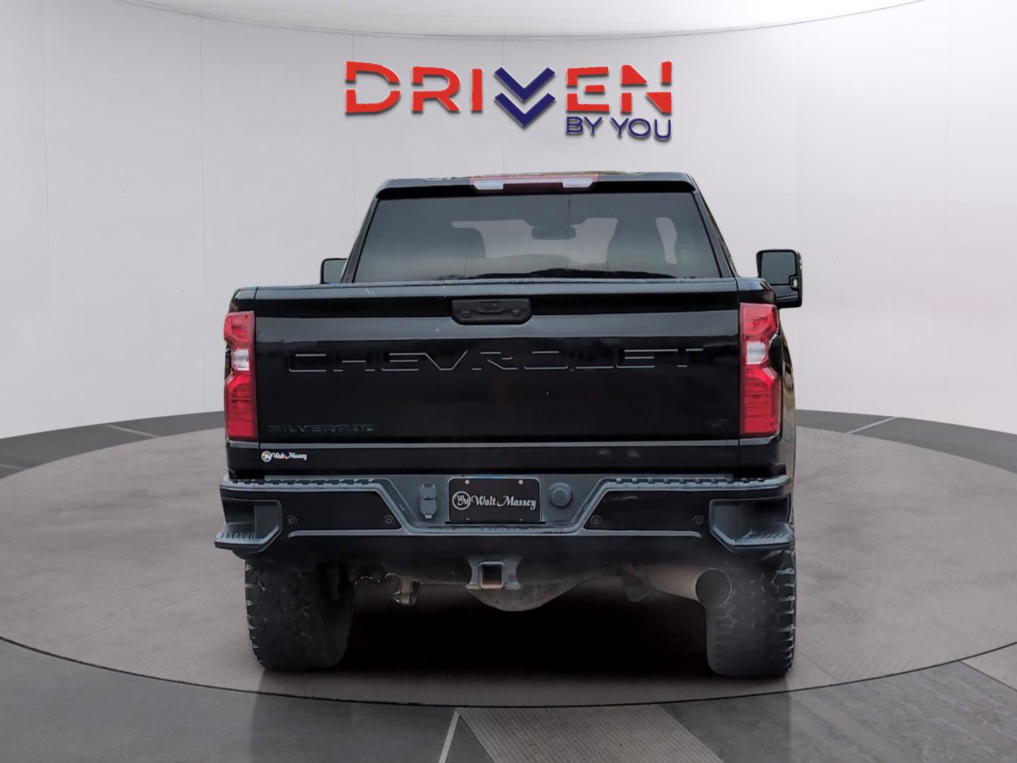 Used 2021 Chevrolet Silverado 2500 LT w/ Midnight Edition image 4