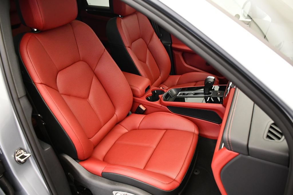 Certified 2026 Porsche Macan AWD/4WD image 51