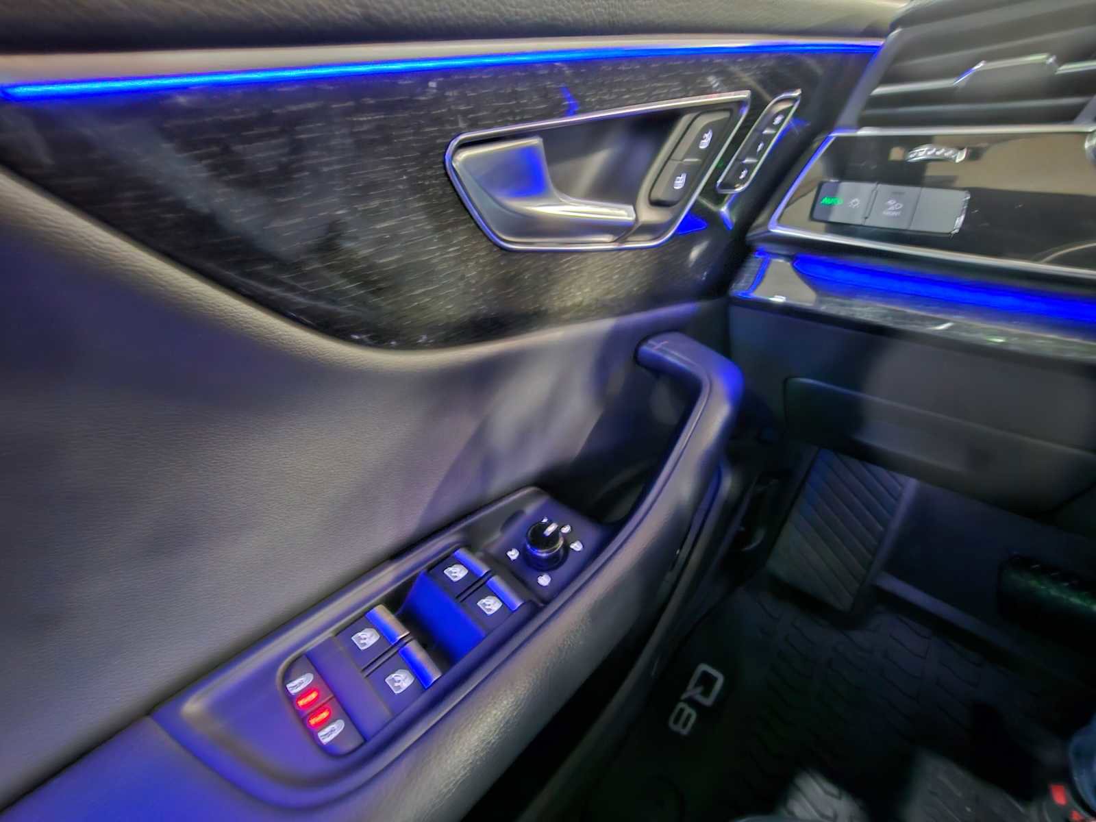 Used 2021 Audi Q8 Premium Plus w/ Premium Plus Package image 36