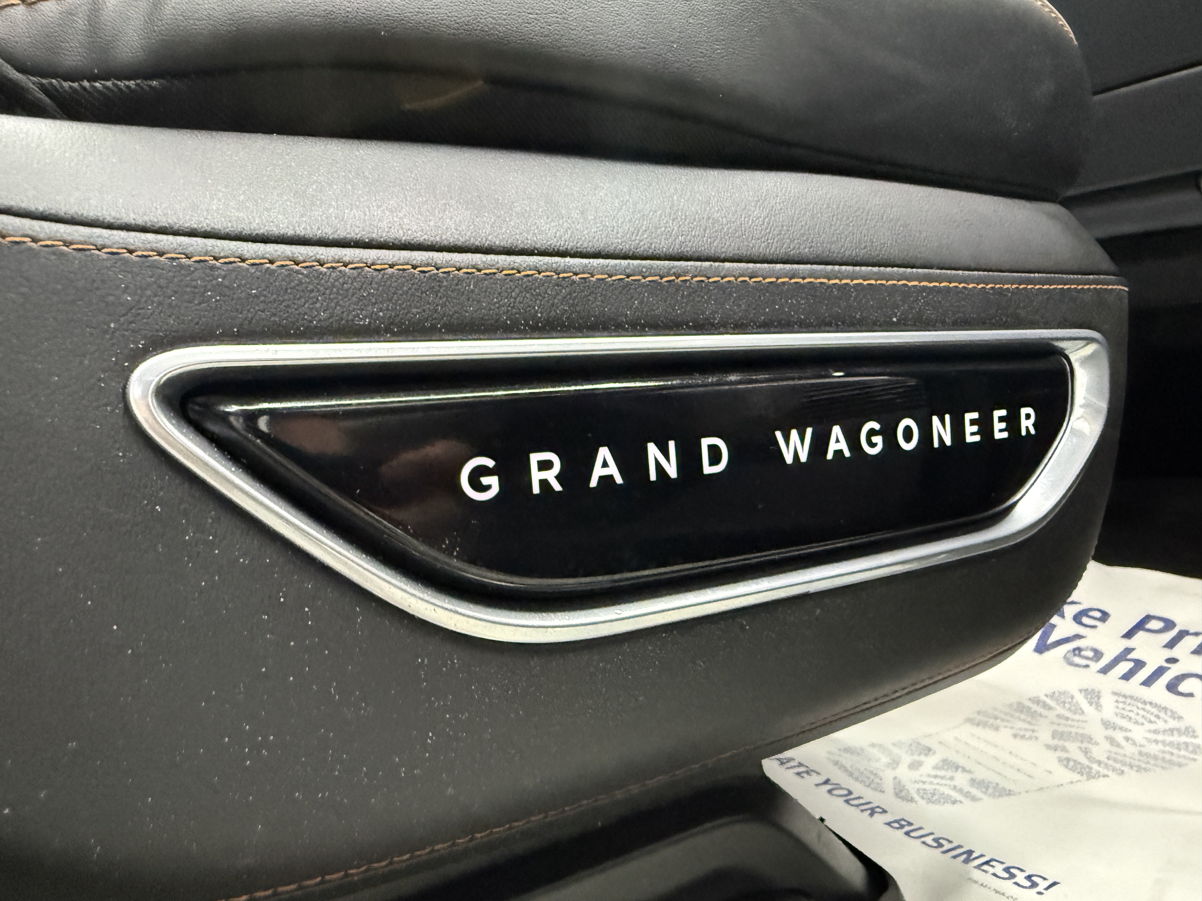 Used 2022 Jeep Grand Wagoneer Series III w/ Rear-Seat Entertainment Group AWD/4WD image 32