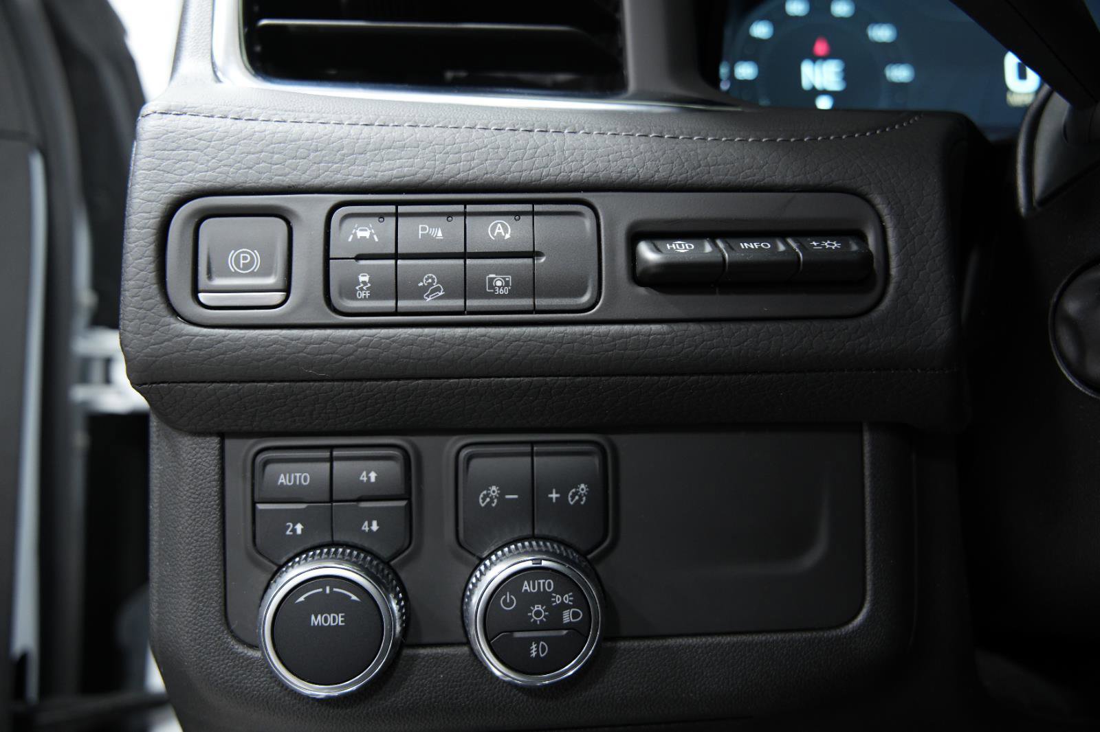 Used 2023 GMC Yukon Denali w/ LPO, Floor Liner Package image 30