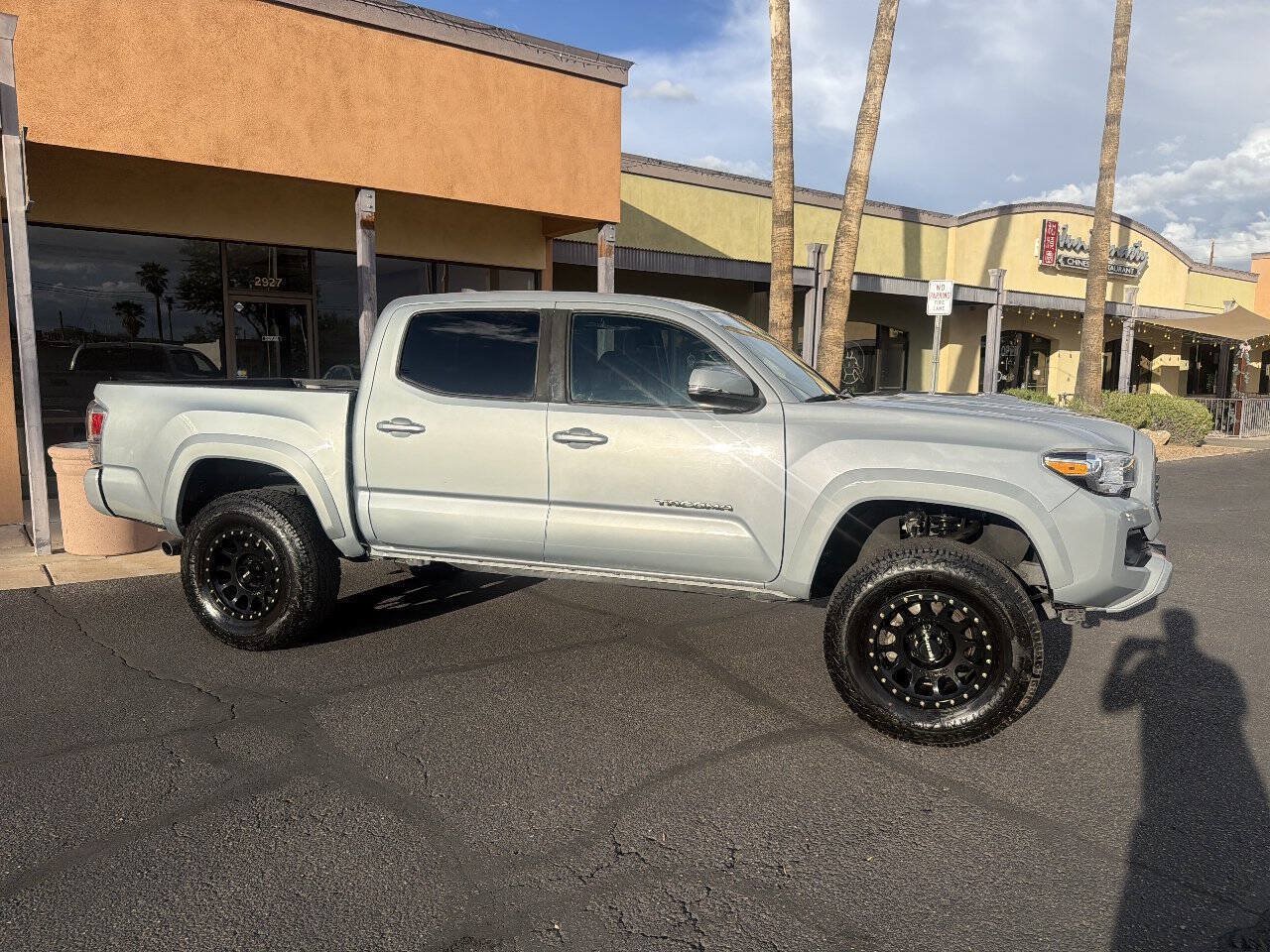 Used 2020 Toyota Tacoma TRD Sport w/ Technology Package RWD image 12