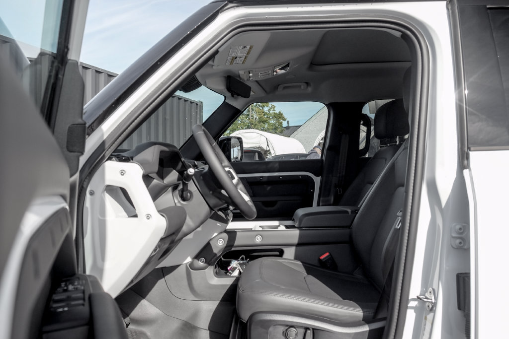 New 2026 Land Rover Defender 110 X-Dynamic SE AWD/4WD image 10