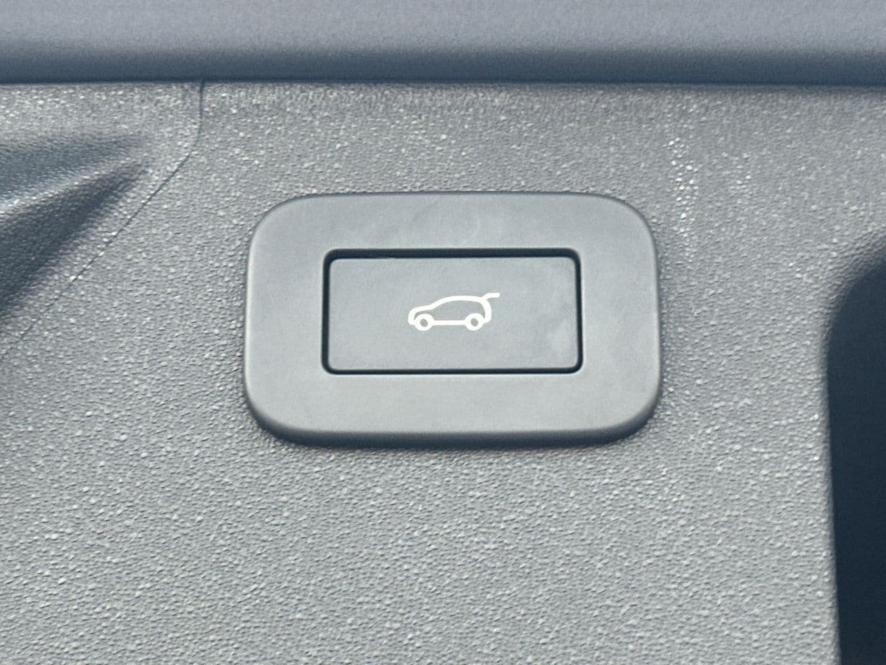 Used 2025 Land Rover Discovery Sport S AWD/4WD image 19