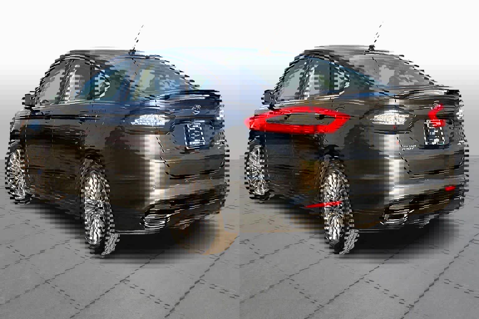 Used 2015 Ford Fusion Titanium image 11