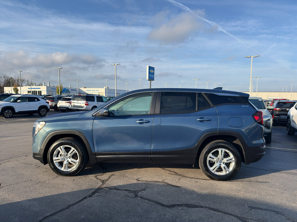 Used 2024 GMC Terrain SLE image 6