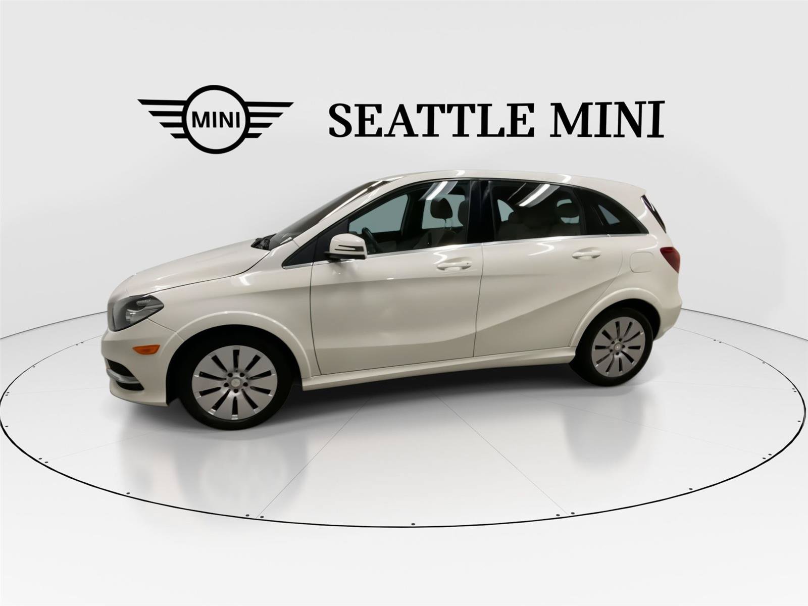 Used 2017 Mercedes-Benz B 250e image 6