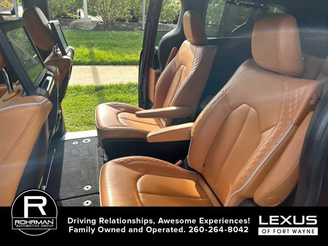 Used 2021 Chrysler Pacifica Pinnacle image 9