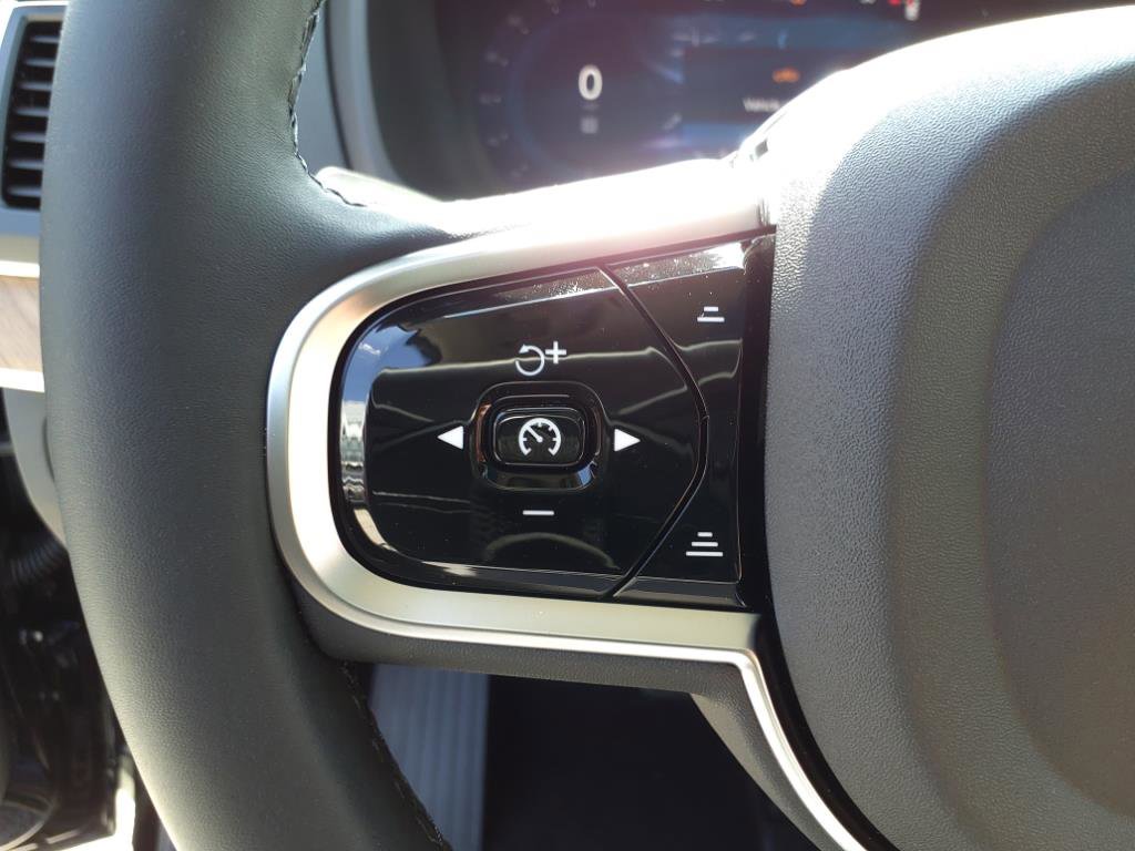 Certified 2025 Volvo XC90 T8 Core w/ Climate Package image 15