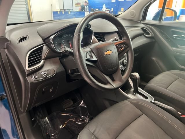 Used 2020 Chevrolet Trax LT FWD image 17