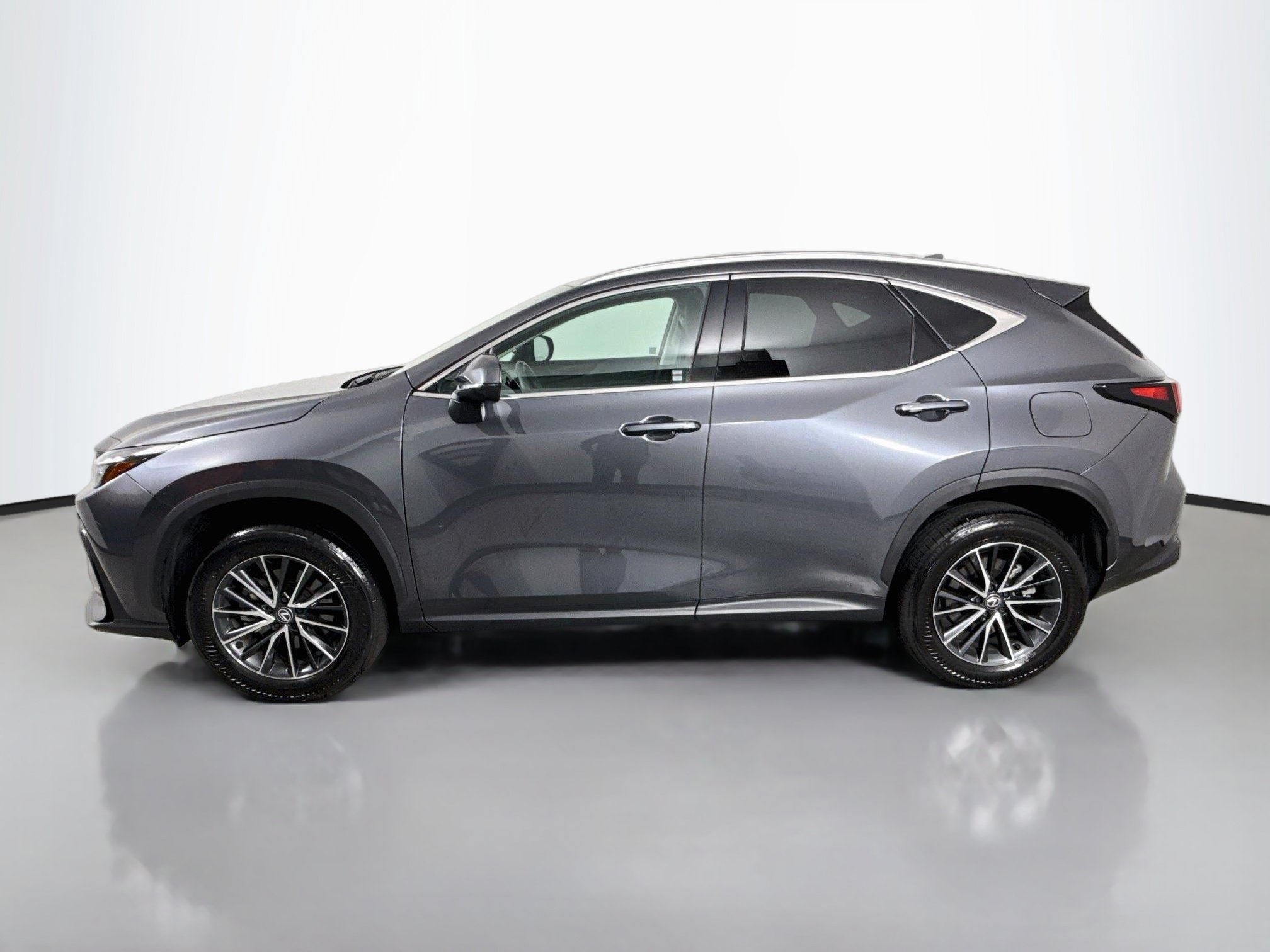 Used 2024 Lexus NX 250 FWD image 4