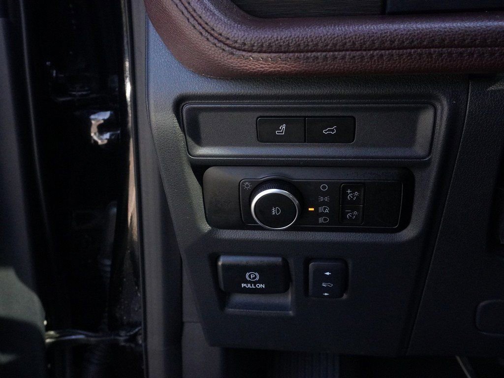 Used 2024 Ford Expedition Limited image 46