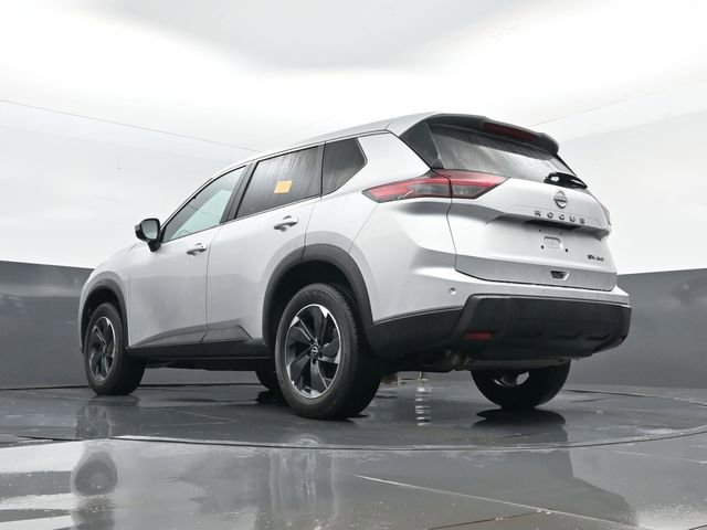 Used 2024 Nissan Rogue SV AWD/4WD image 23