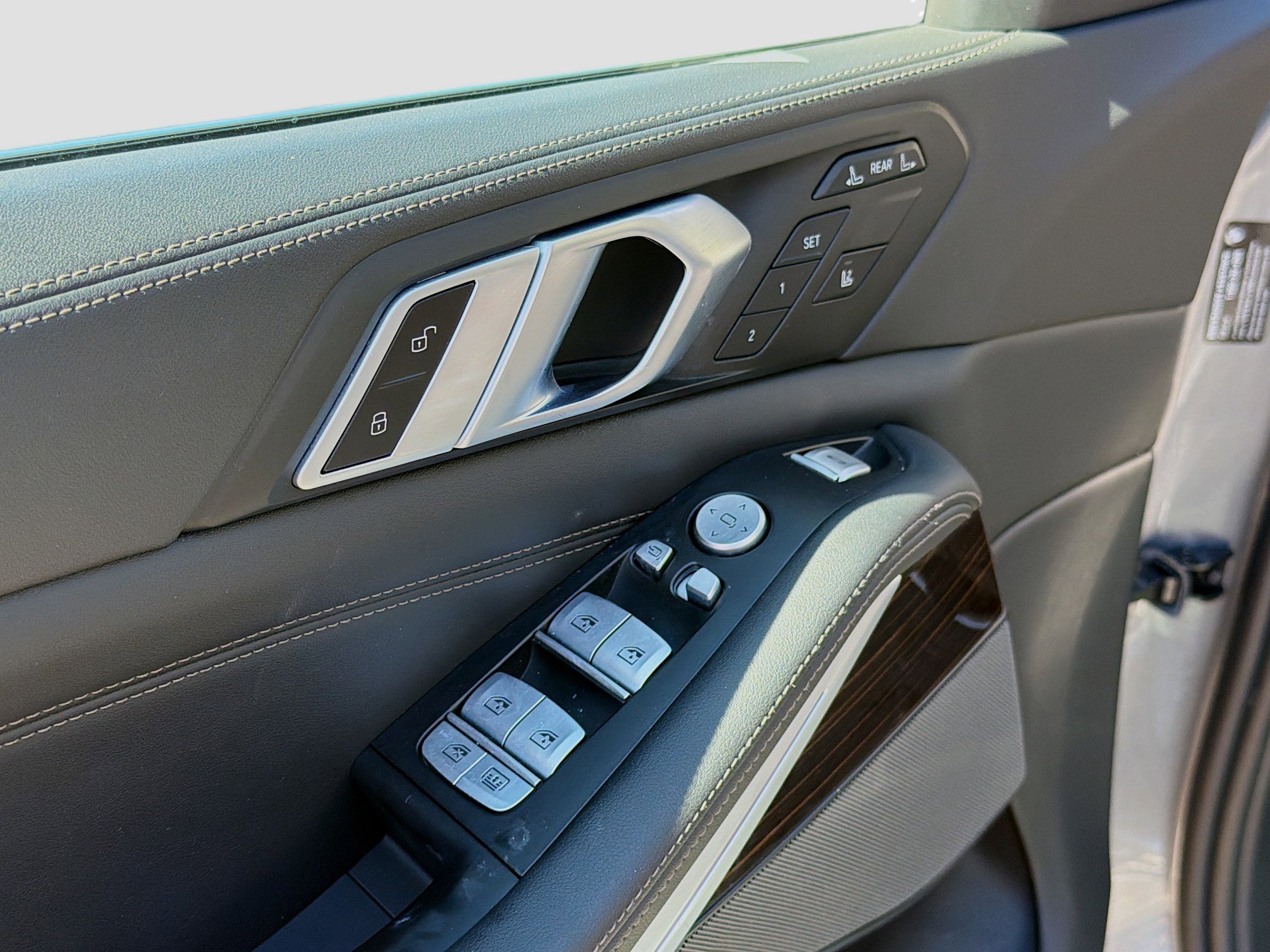 Used 2024 BMW X7 xDrive40i image 24