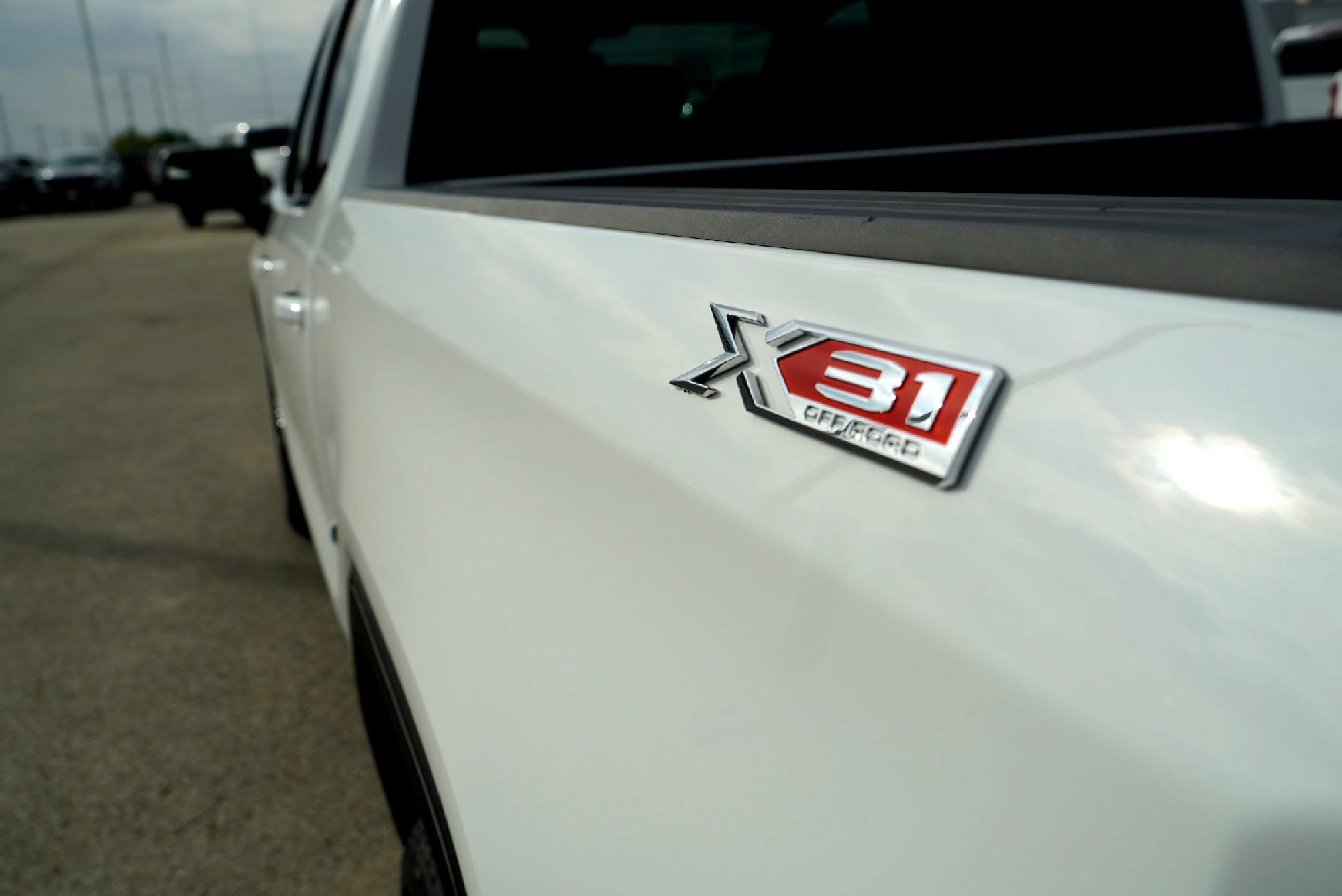 Used 2024 GMC Sierra 1500 SLE image 11