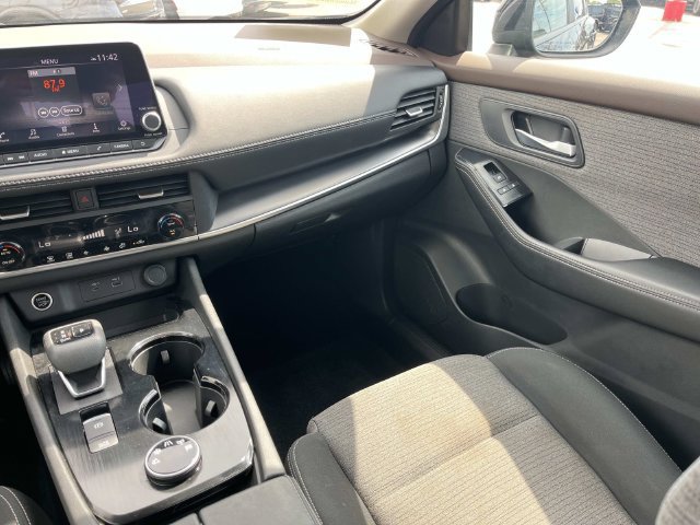Used 2023 Nissan Rogue SV AWD/4WD image 14