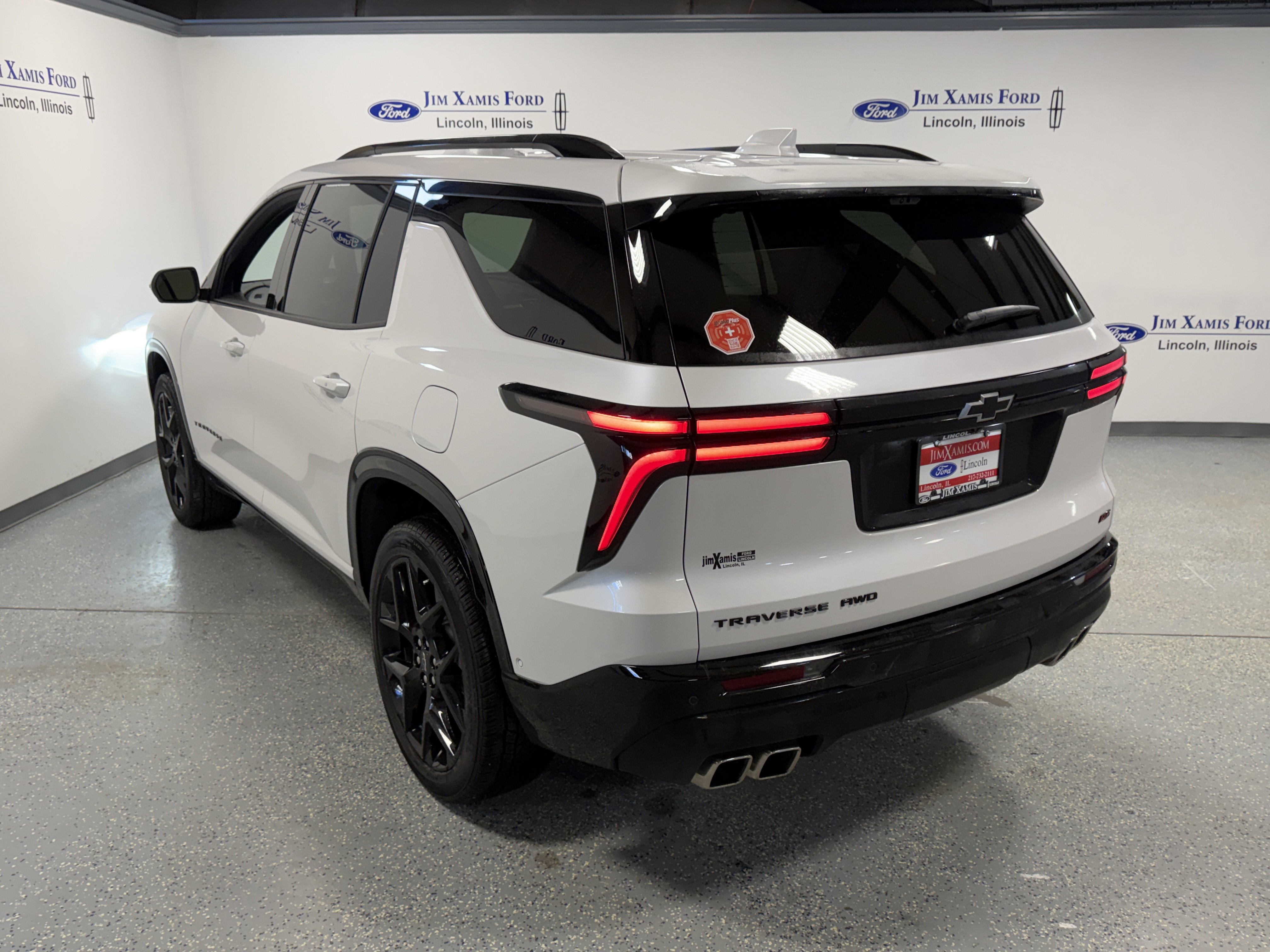 Used 2024 Chevrolet Traverse RS image 4