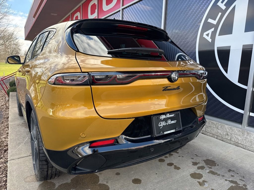 New 2026 Alfa Romeo Tonale Veloce w/ Quick Order Package 23H Volce image 8