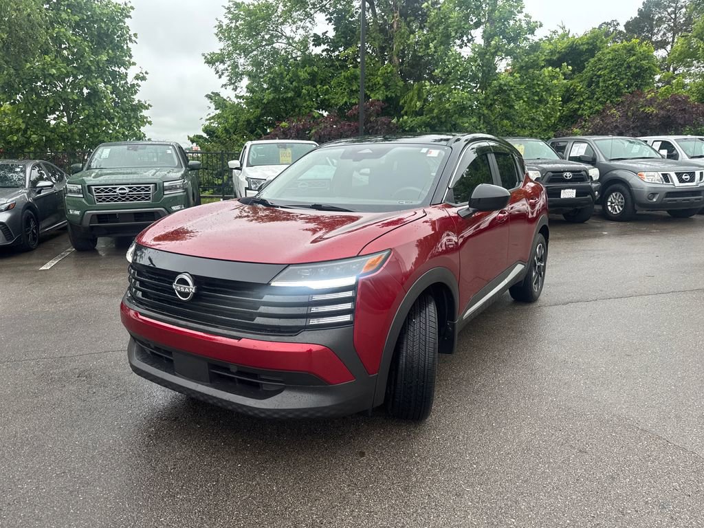 Used 2025 Nissan Kicks SV w/ Illumination Package AWD/4WD image 3
