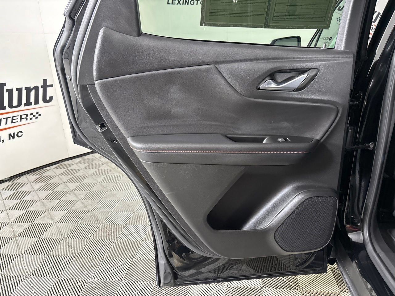 Used 2025 Chevrolet Blazer RS FWD image 22