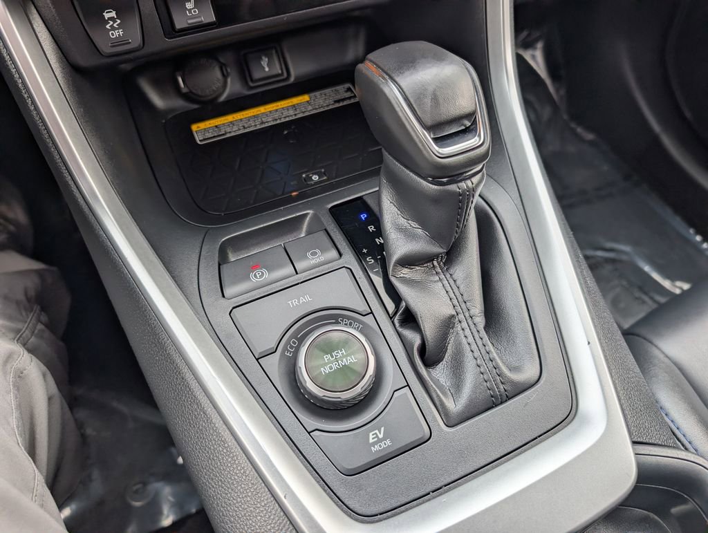 Used 2021 Toyota RAV4 XSE AWD/4WD image 22