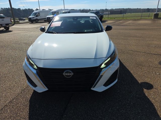 Used 2025 Nissan Altima 2.5 SV image 3