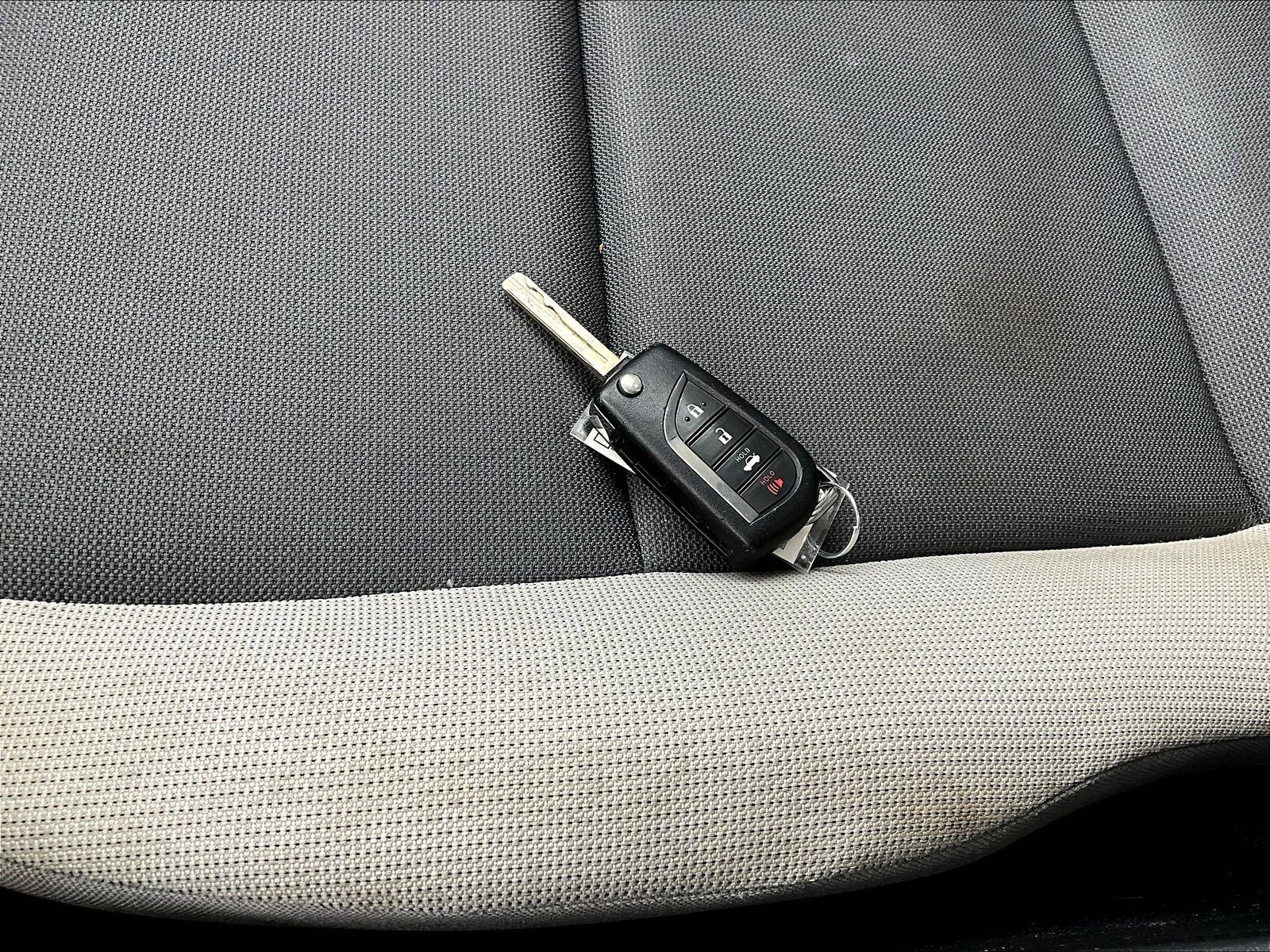 Used 2024 Toyota Corolla LE FWD image 31
