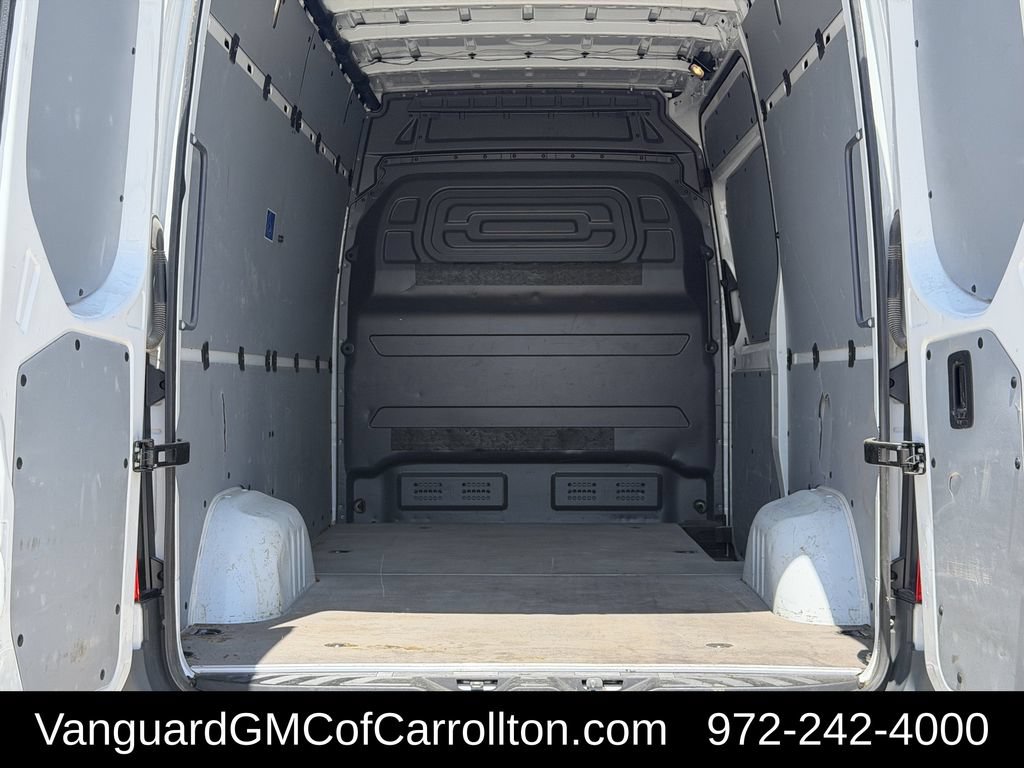 Used 2025 Mercedes-Benz Sprinter 2500 image 27